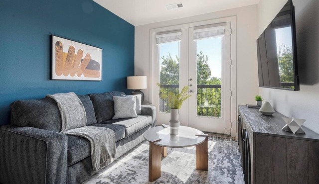 Landing | Amazing 1BD, Pool, Gym