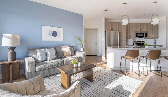 Landing | Amazing 2BD, Pool, Gym