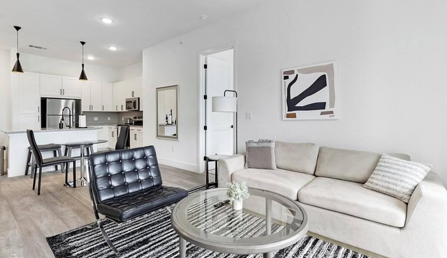 Landing | Amazing 2BD, Pool, Clubhouse