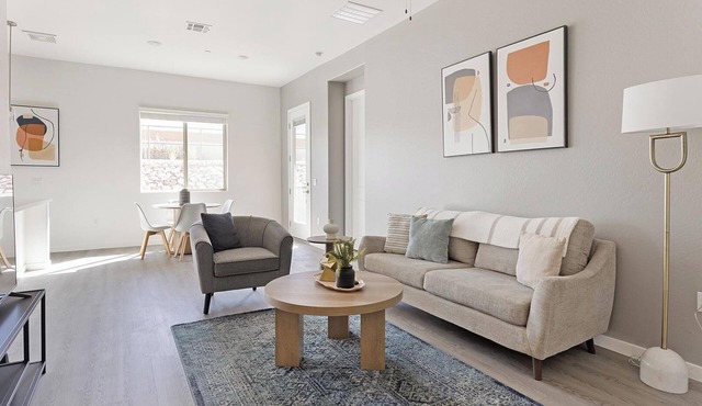 Landing | Amazing 2BD, Pool