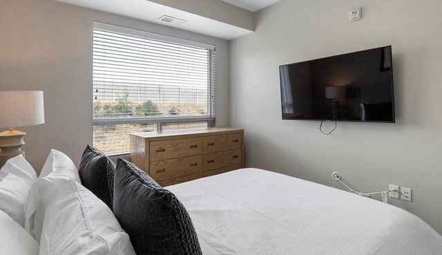 Landing at 644 City Station - 3 Bedrooms in Fairpark