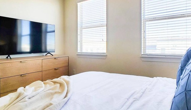 Landing at Regency RidgeGate - 2 Bedrooms in Downtown Lone Tree