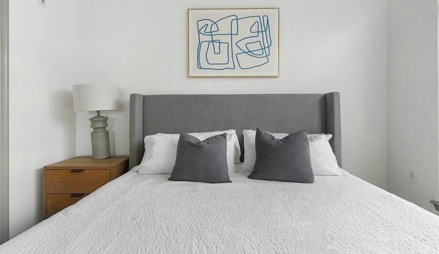 Landing at The Frasier - 2 Bedrooms in Potomac Yard