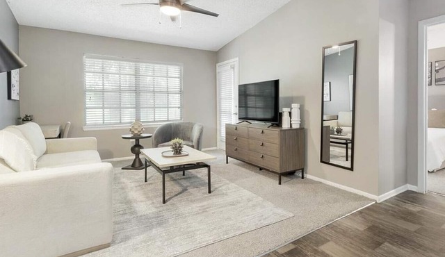Landing at Walden Lake - 2 Bedrooms in Downtown Plant City