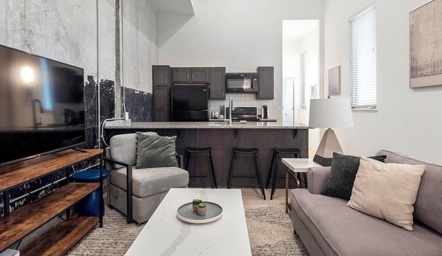 Landing | Beautiful 1BD, Courtyard, Gym