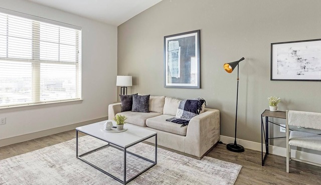 Landing | Beautiful 1BD, Clubhouse, Gym