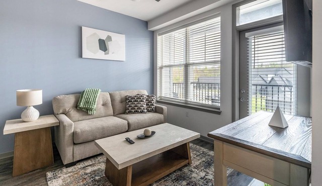 Landing | Beautiful 1BD, Courtyard, Gym