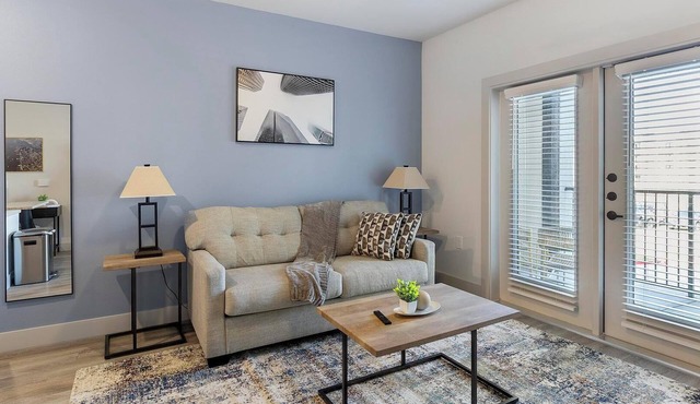 Landing | Beautiful 1BD in Corinth