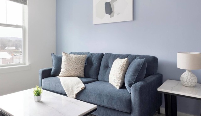 Landing | Beautiful 1BD, Pool, Clubhouse