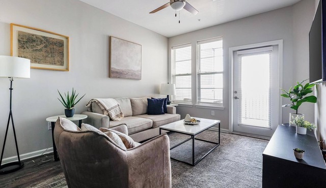 Landing | Beautiful 1BD, Gym, Pool