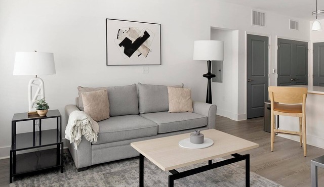 Landing | Beautiful 2BD, Gym, Clubhouse