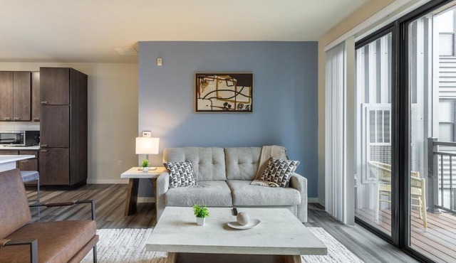 Landing Beautiful 2BD Gym Clubhouse