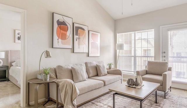 Landing | Beautiful 2BD, Pool, Clubhouse