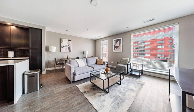 Landing | Beautiful 2BD, Gym, Yoga Studio