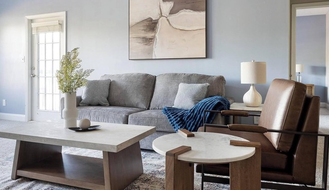 Landing | Beautiful 2BD, Tennis Court, Yoga Studio