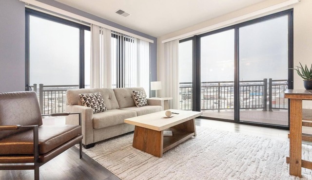 Landing | Beautiful 2BD, Clubhouse, Gym