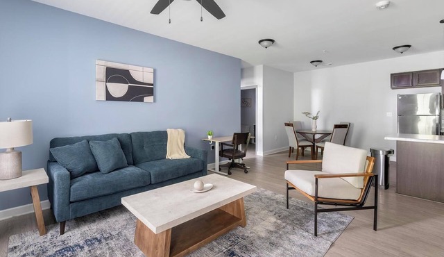 Landing | Beautiful 2BD, Pool, Clubhouse