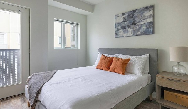 Landing | Beautiful Studio, Courtyard, Gym
