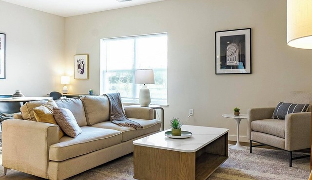 Landing | Beautiful 2BD, Clubhouse, Pool