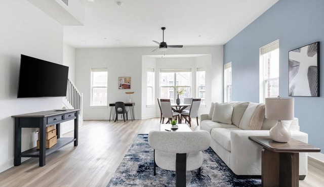 Landing | Beautiful 3BD in Lee's Summit