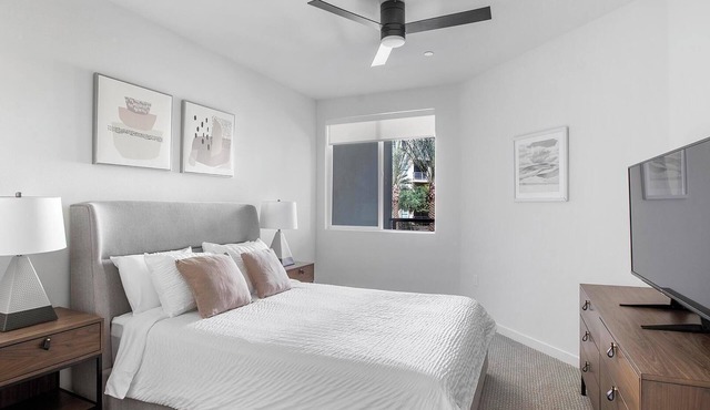 Landing | Beautiful 1BD, Clubhouse, Courtyard