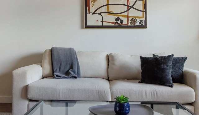 Landing | Chic 1BD, Clubhouse, Pool