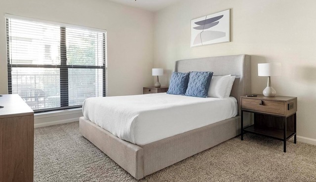 Landing | Chic 1BD, Courtyard, Pool