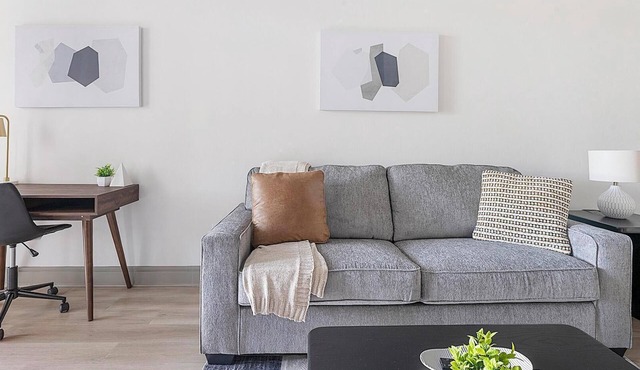 Landing | Chic 1BD, Courtyard, Clubhouse