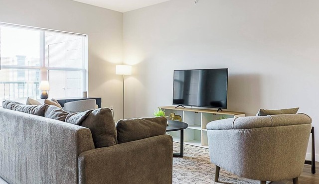 Landing | Chic 1BD, Gym, Clubhouse