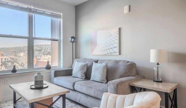Landing | Chic 1BD, Gym