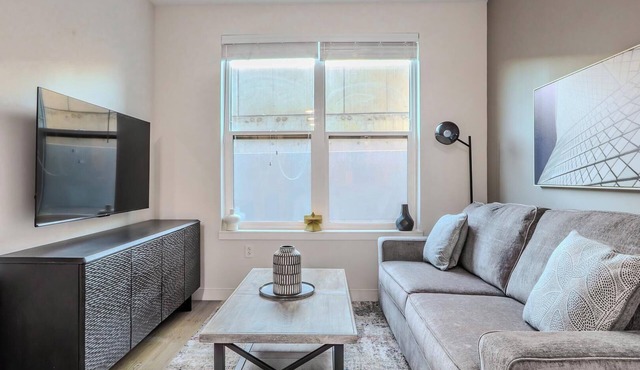 Landing | Chic 1BD, Gym