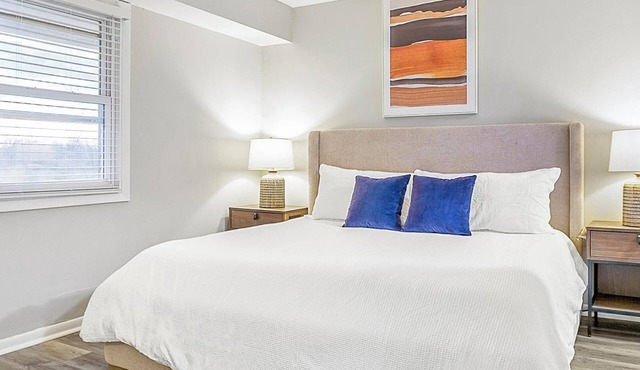 Landing | Chic 1BD, Pool, Courtyard