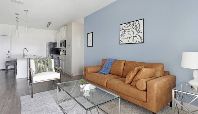 Landing | Chic 1BD, Pool, Clubhouse