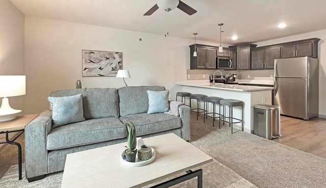 Landing | Chic 1BD, Pool, Clubhouse