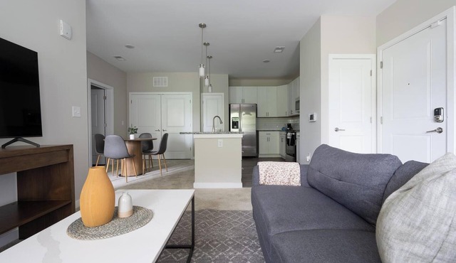 Landing | Chic 1BD, Pool, Gym