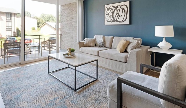 Landing | Chic 1BD, Pool, Gym