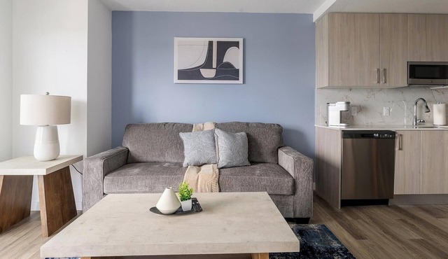 Landing | Chic 1BD, Pool