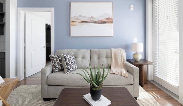 Landing | Chic 2BD, Clubhouse, Gym