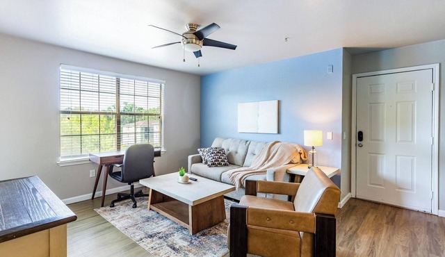 Landing | Chic 2BD, Clubhouse, Gym