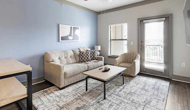 Landing | Chic 2BD, Clubhouse