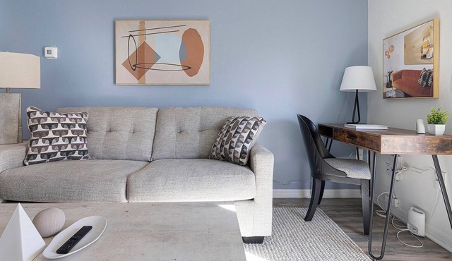 Landing | Chic 2BD, Clubhouse, Gym