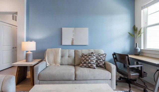 Landing | Chic 2BD, Clubhouse, Gym