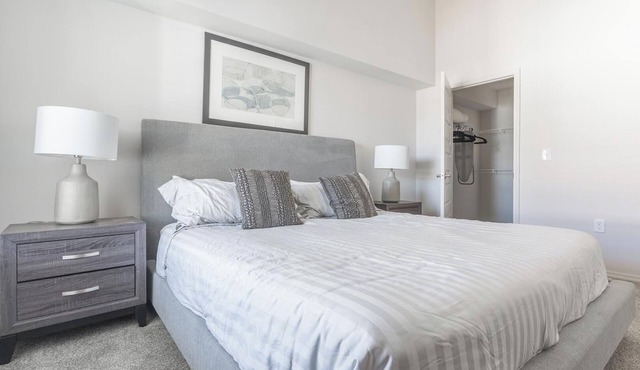 Landing | Chic 2BD, Game Room, Gym