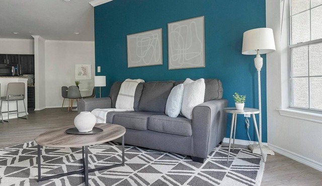 Landing | Chic 2BD in Bee Cave