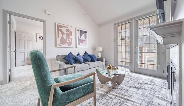 Landing | Chic 2BD, Pool, Clubhouse