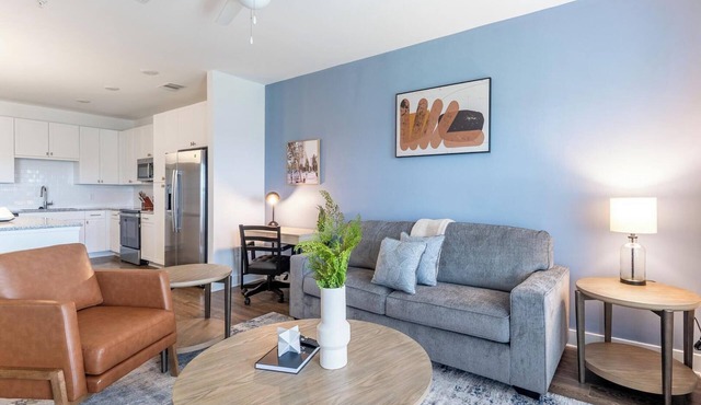Landing | Chic 2BD, Pool, Clubhouse
