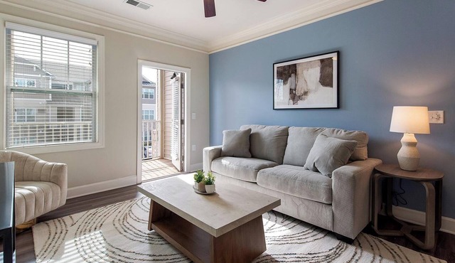Landing | Chic 2BD, Pool, Clubhouse
