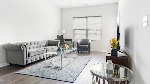 Landing Chic 2BD Pool Gym