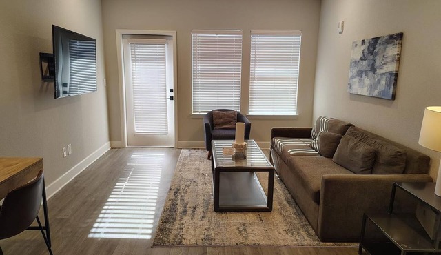 Landing | Chic 2BD, Pool, Gym