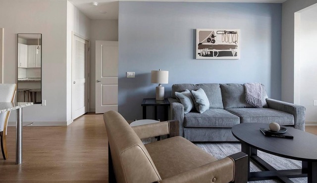 Landing | Chic 2BD, Yoga Studio, Gym